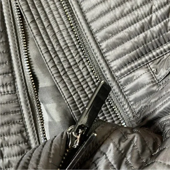 Burberry London Quilted Nylon Puffer Jacket - Picture 9 of 15